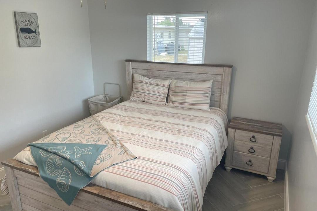 Photo of Bedroom in Warm Mineral Springs