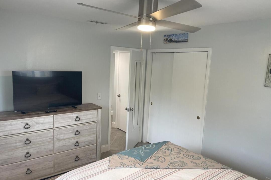 Photo of Bedroom in Warm Mineral Springs