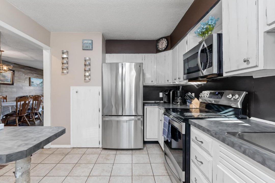 Photo of Kitchen in Twin Lake