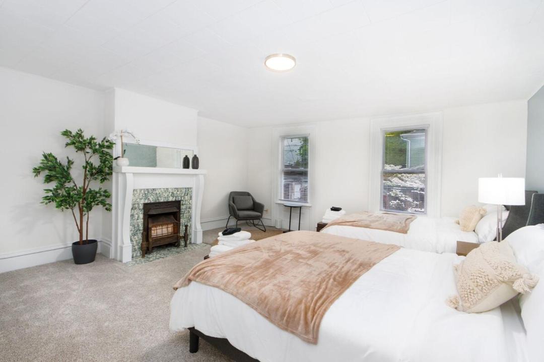 Photo of Bedroom in South Side Slopes