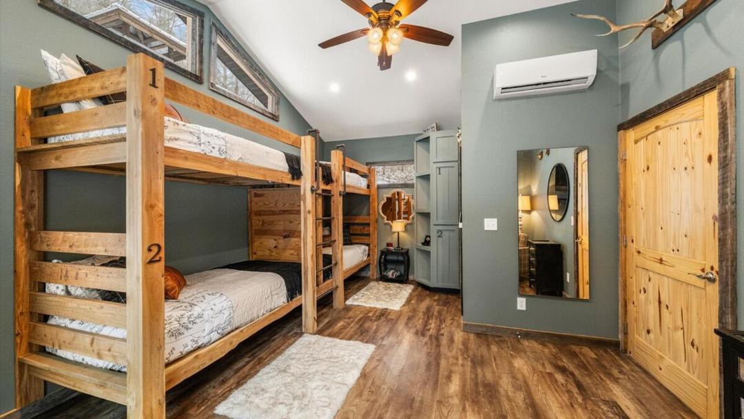 Photo of Bedroom in Townsend