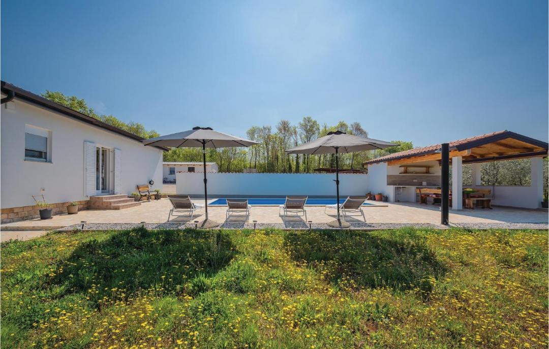 Photo of Others in Kastel