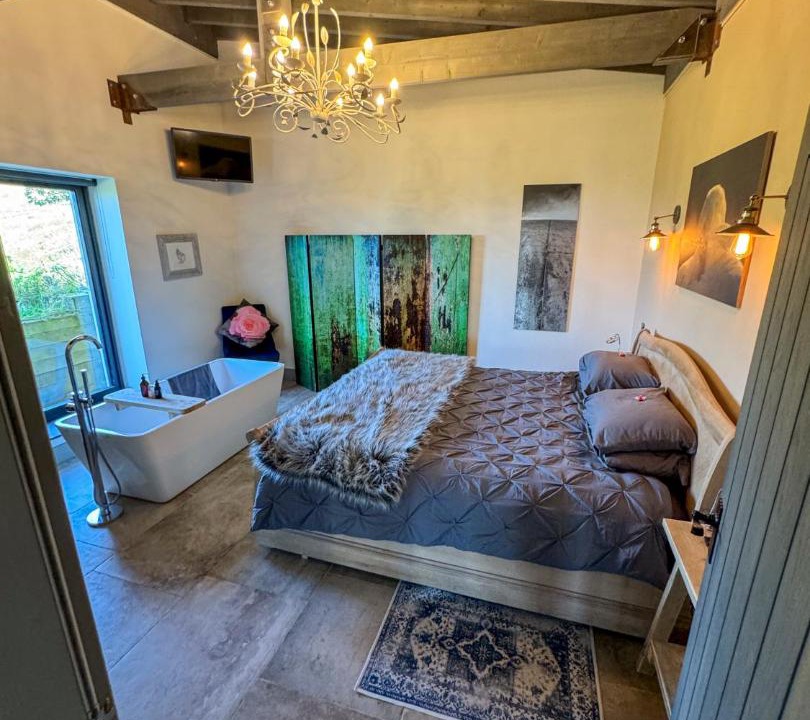 Photo of Bedroom in Fence