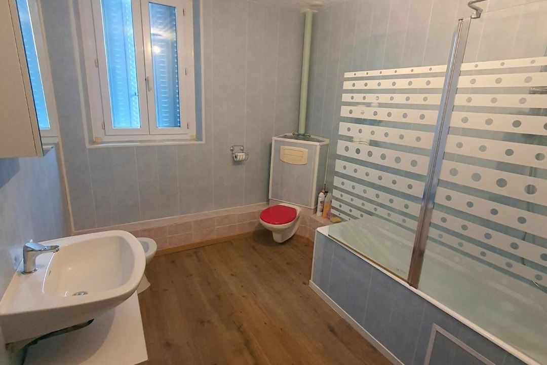 Photo of Bathroom in Ambrault