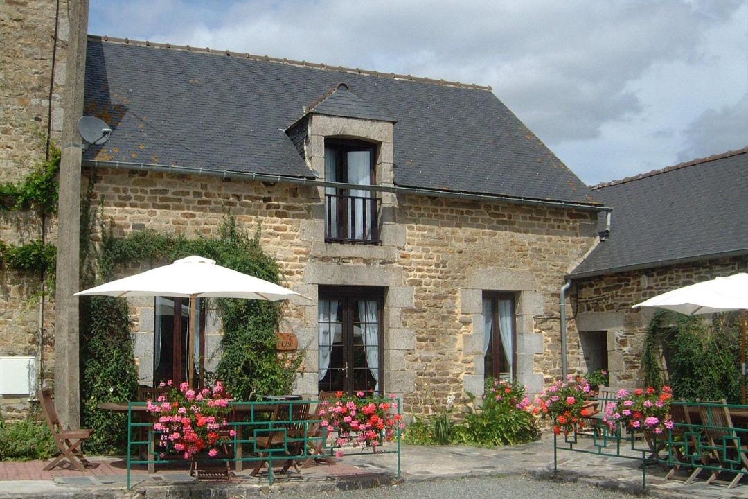 Photo of Others in Les Champs-Geraux