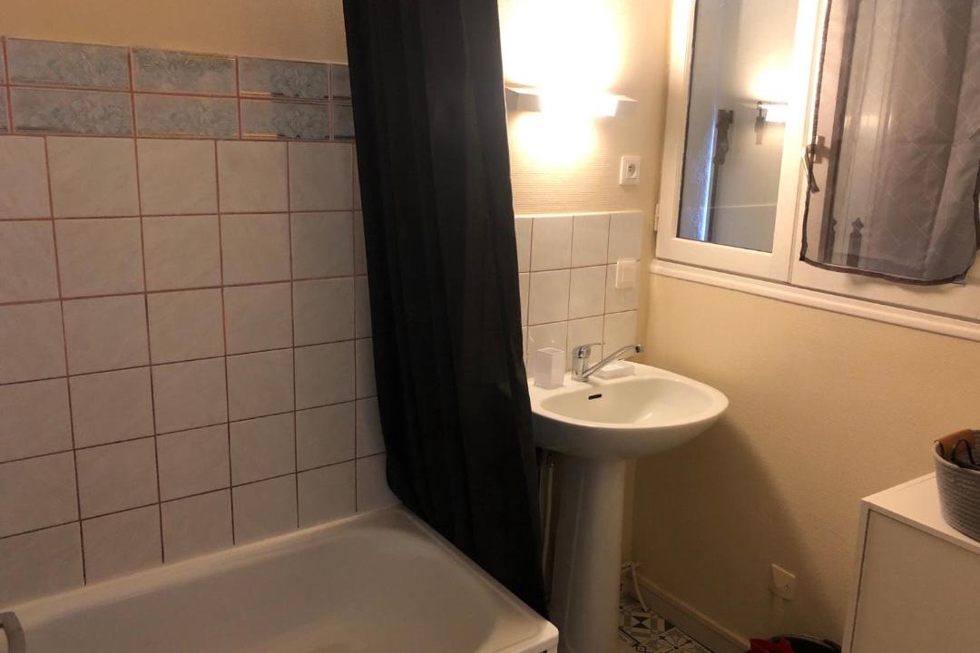 Photo of Bathroom in Saint-Jean-de-Braye