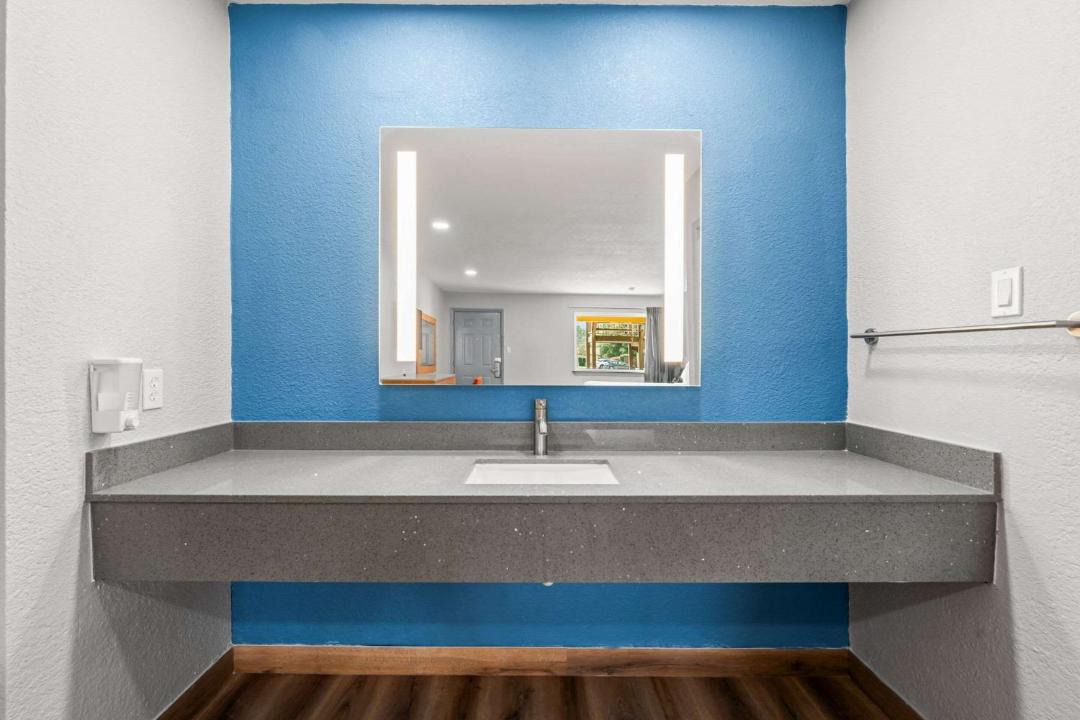 Photo of Bathroom in Sealy