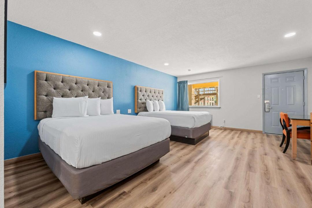 Photo of Bedroom in Sealy