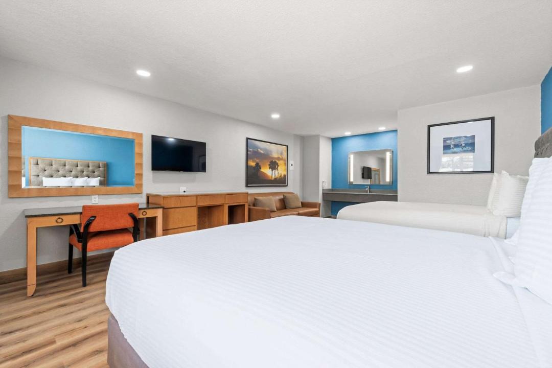 Photo of Bedroom in Sealy