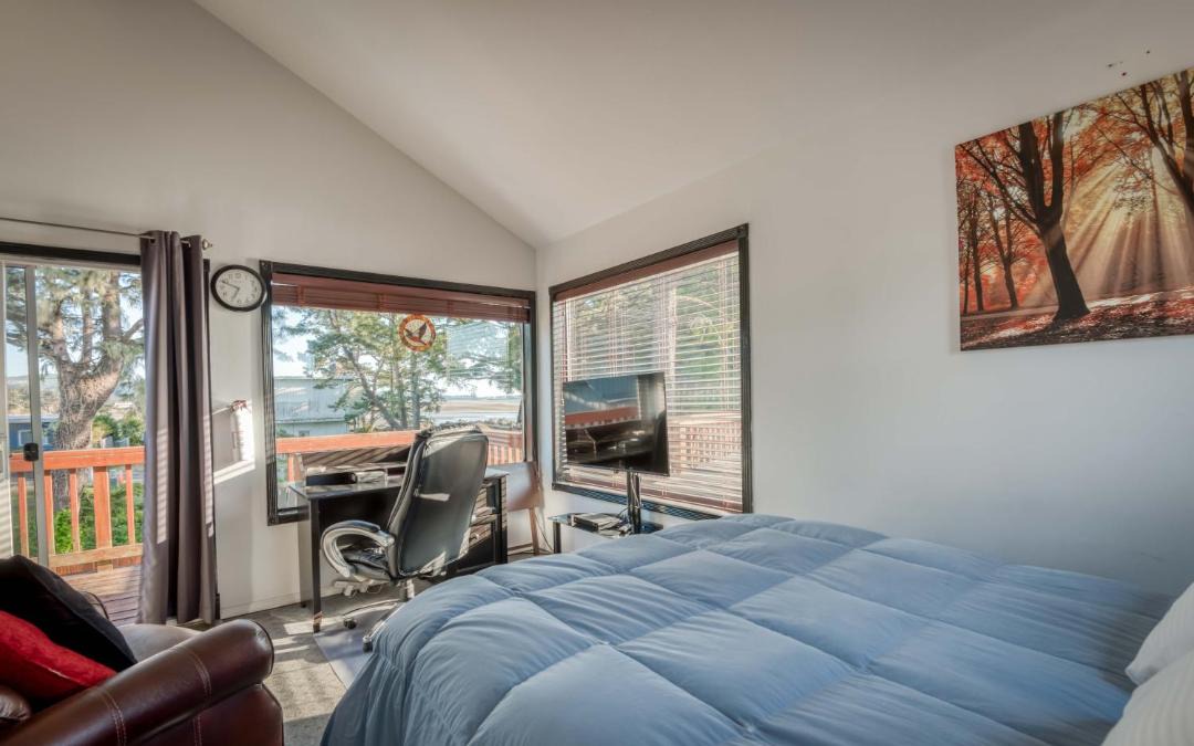 Photo of Bedroom in Lincoln City