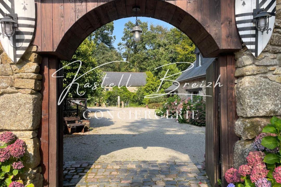 Photo of Others in Saint-Gilles-Pligeaux