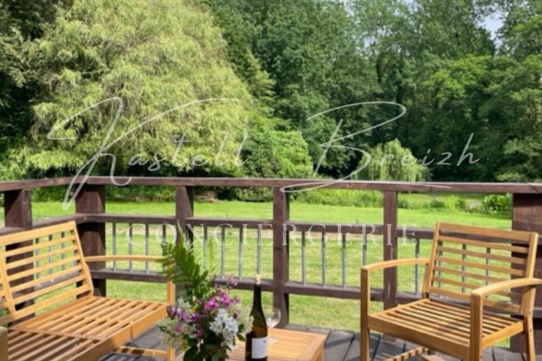 Photo of Patio Balcony in Saint-Gilles-Pligeaux