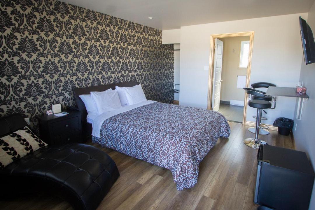 Photo of Bedroom in Cote-Des-Neiges—Notre-Dame-De-Grace