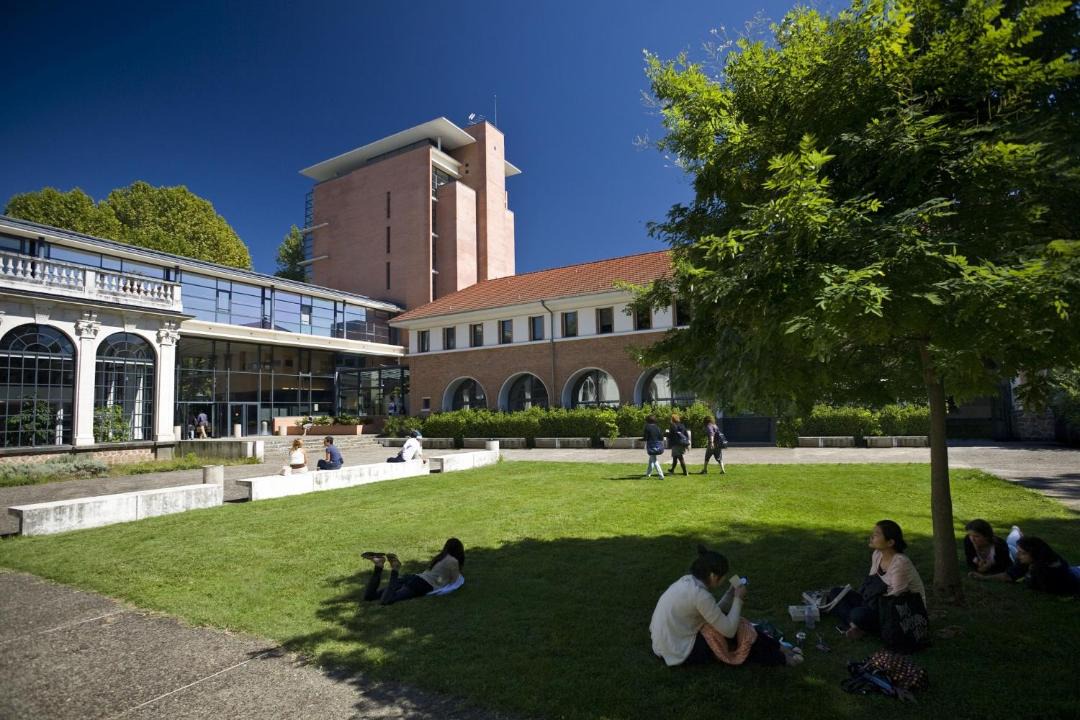 Photo of Buildings in Thermal