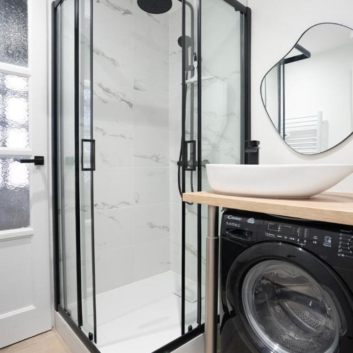 Photo of Bathroom in Zola - Pressense