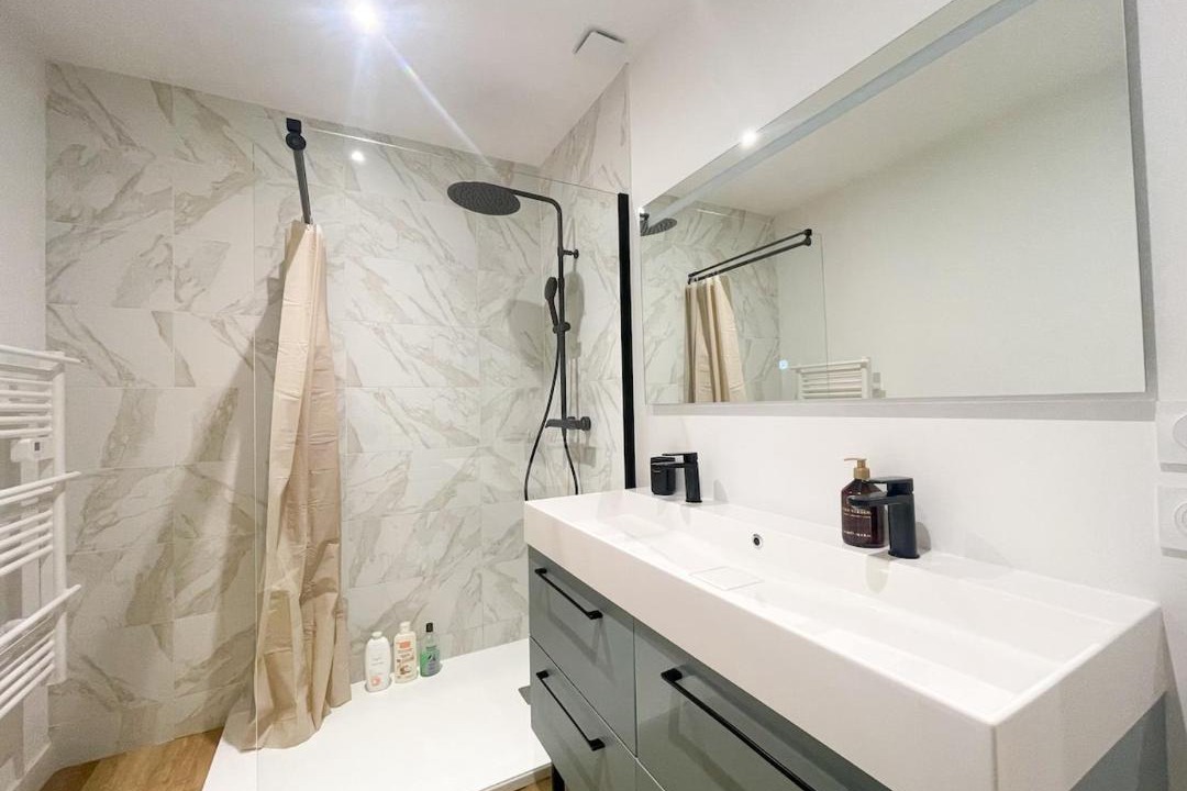 Photo of Bathroom in Talence