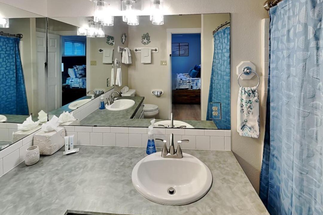 Photo of Bathroom in Leeward Sands