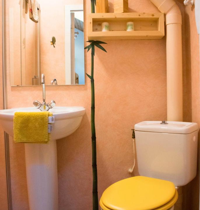 Photo of Bathroom in Llo