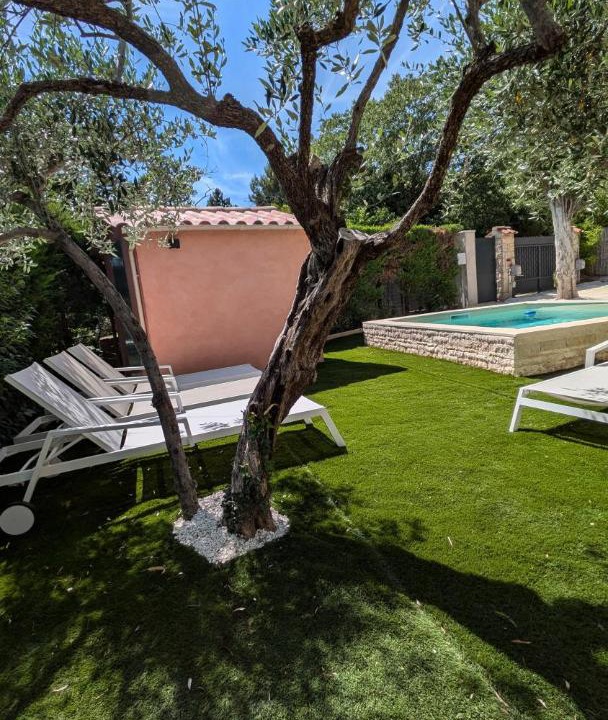 Photo of Others in Nyons