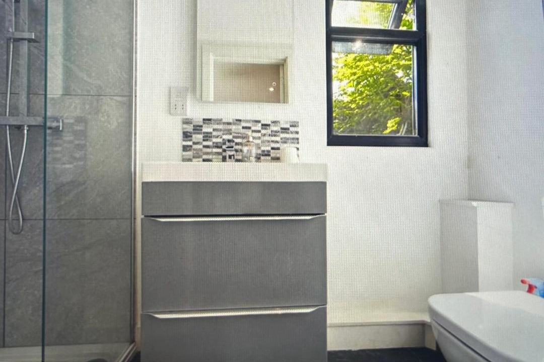 Photo of Bathroom in Pangbourne