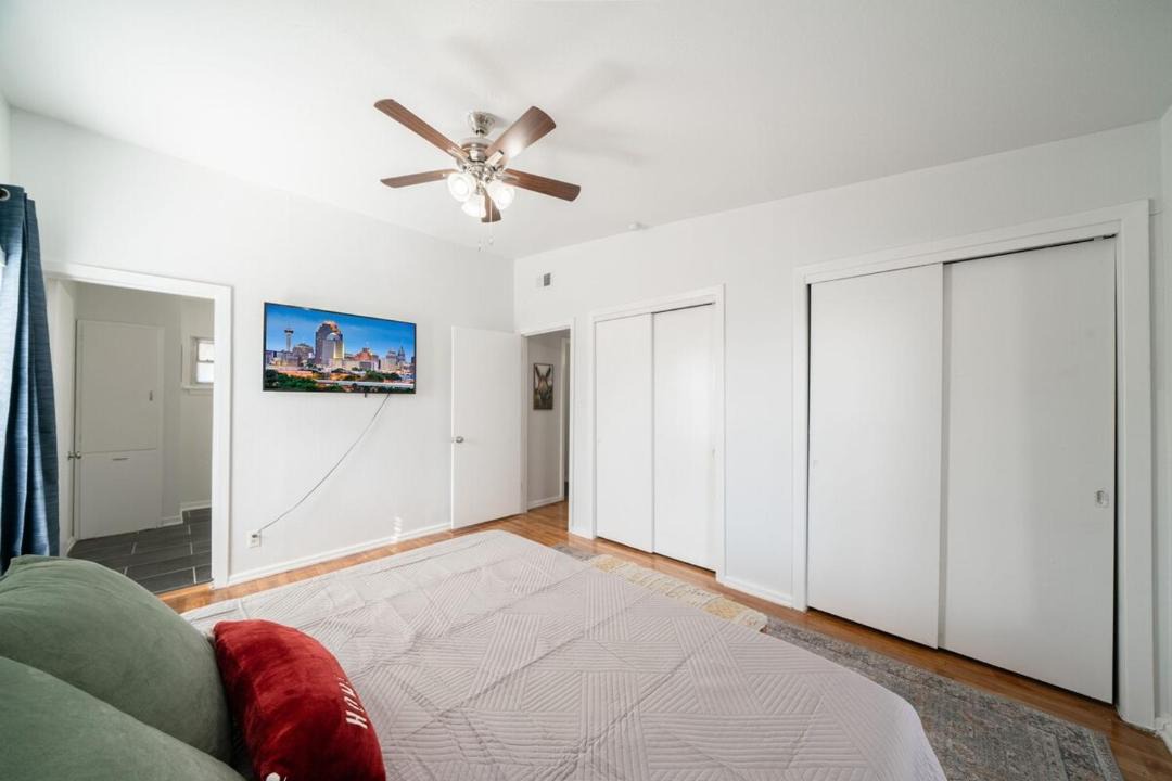 Photo of Bedroom in General Krueger