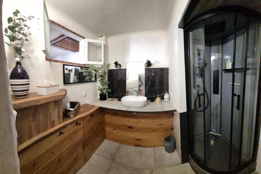 Photo of Bathroom in Laragne-Monteglin