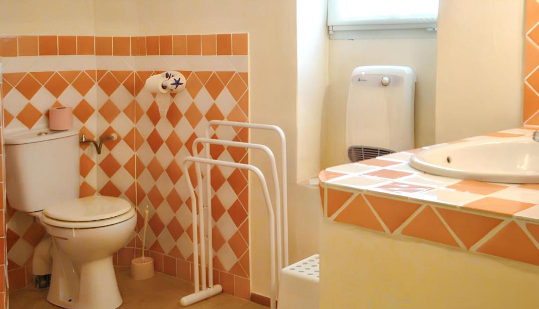 Photo of Bathroom in Saint-Michel-l'Observatoire