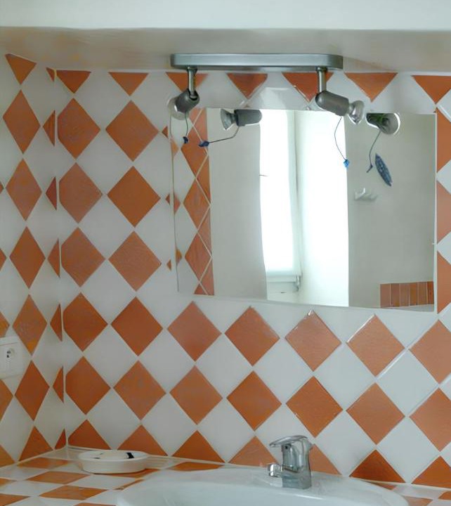 Photo of Bathroom in Saint-Michel-l'Observatoire