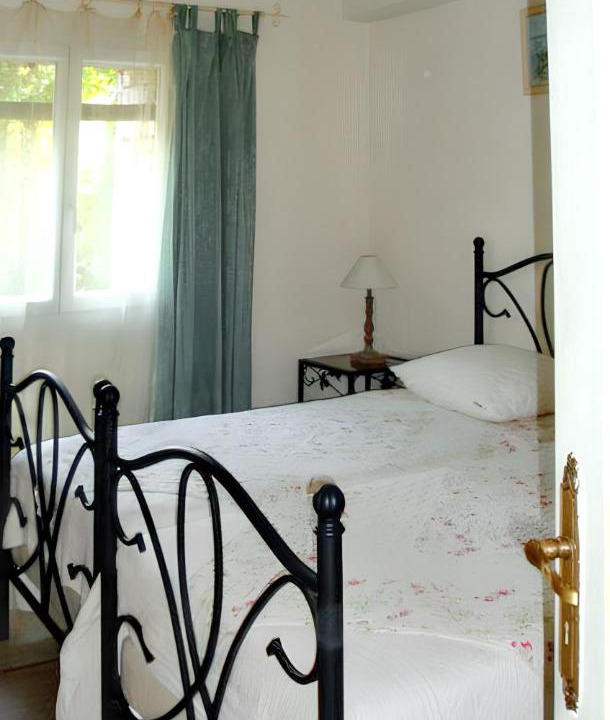 Photo of Bedroom in Saint-Michel-l'Observatoire