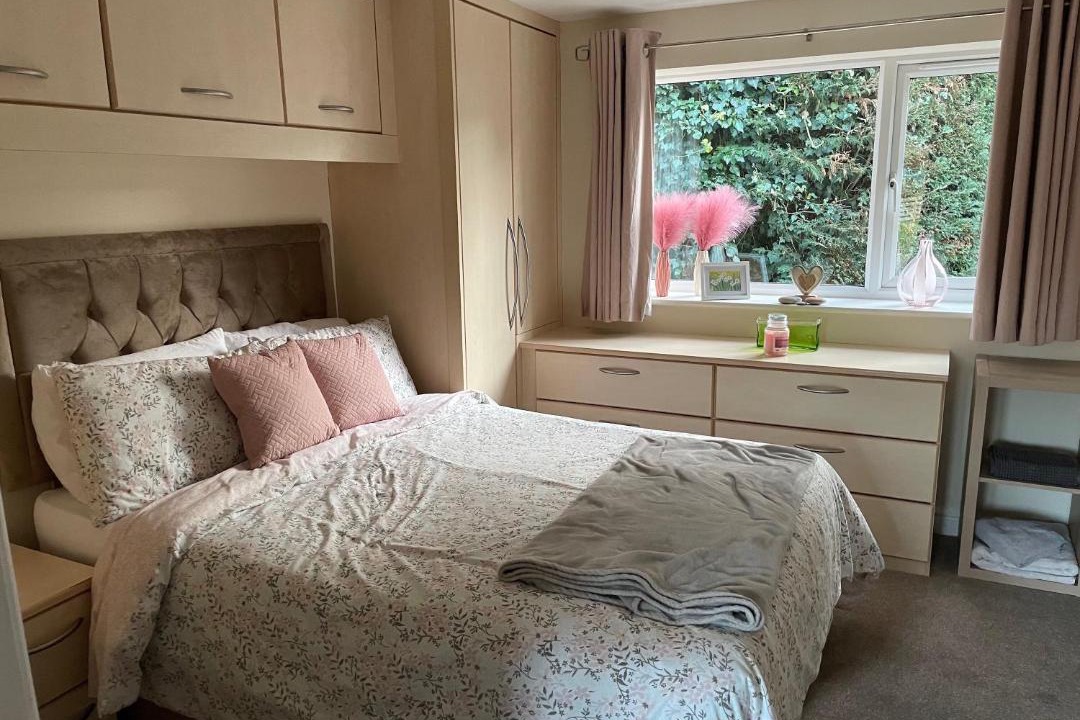 Photo of Bedroom in Shoscombe