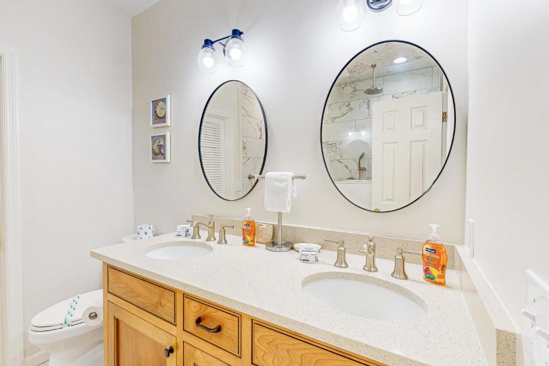 Photo of Bathroom in King City