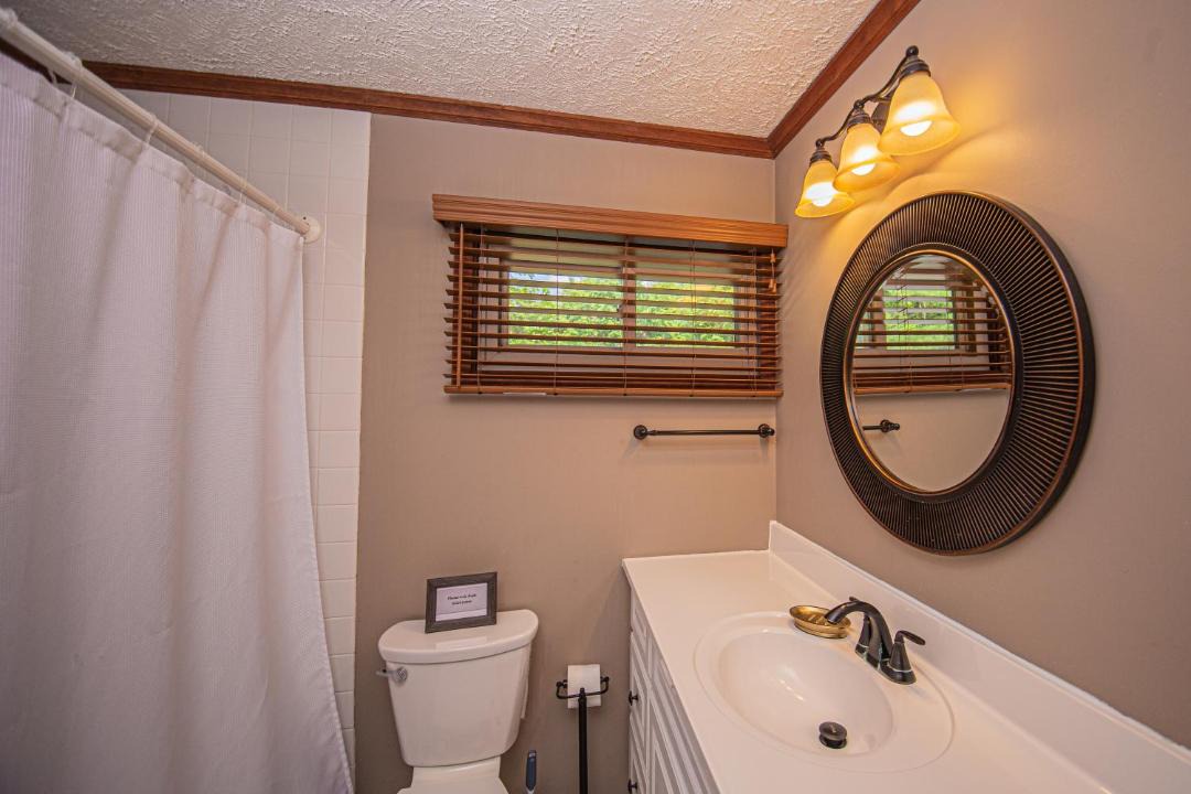 Photo of Bathroom in North Glade Hills