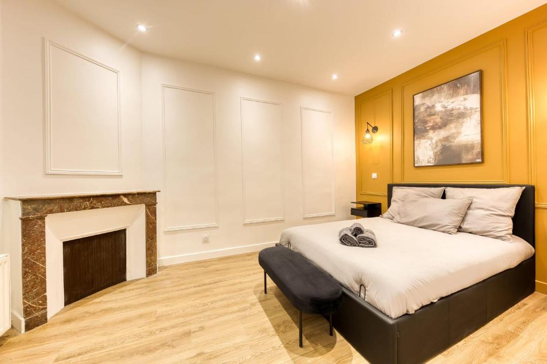 Photo of Bedroom in Villeneuve-le-Roi