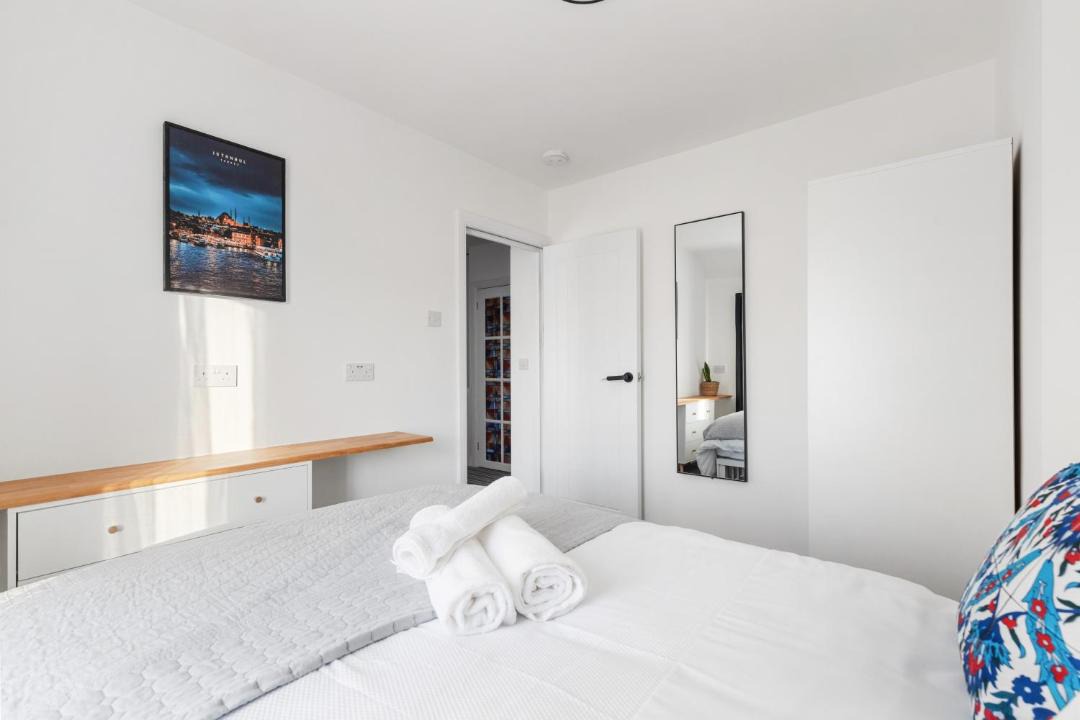 Photo of Bedroom in Alibon