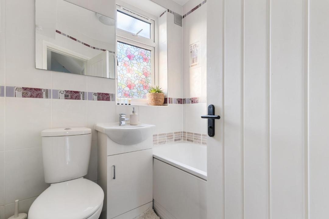 Photo of Bathroom in Alibon