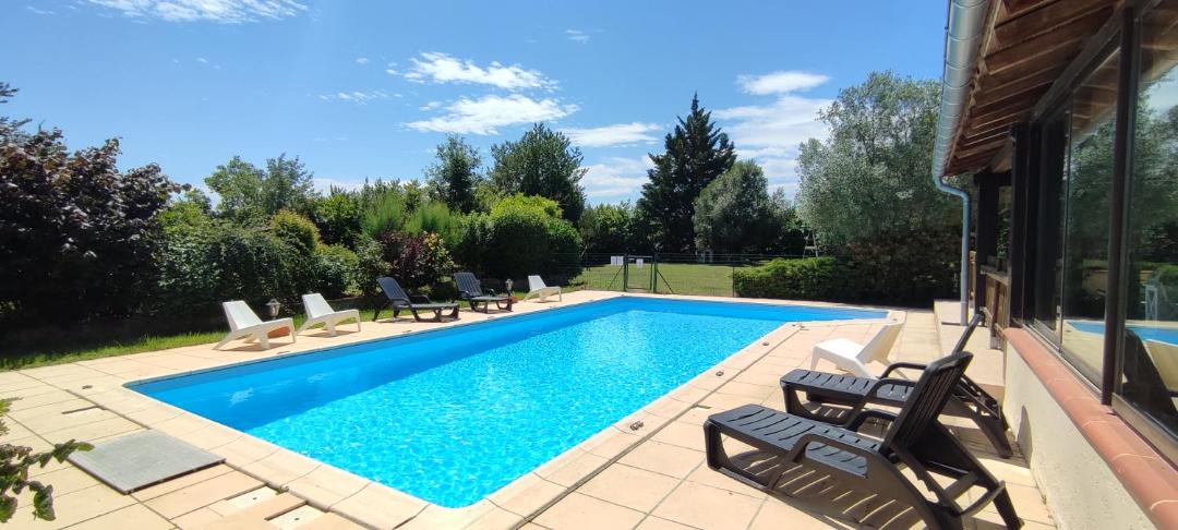 Photo of Others in Bax