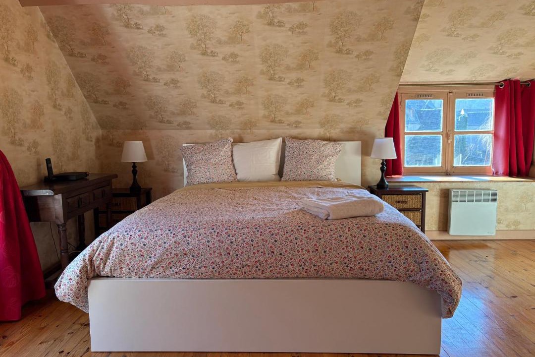 Photo of Bedroom in Semur-en-Auxois
