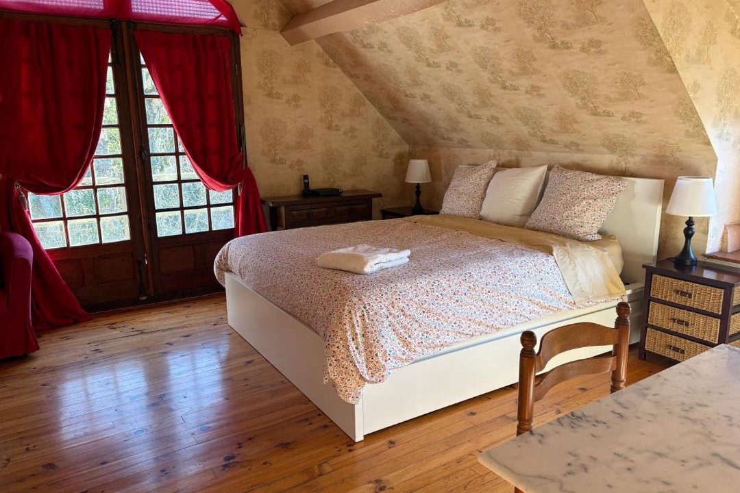 Photo of Bedroom in Semur-en-Auxois