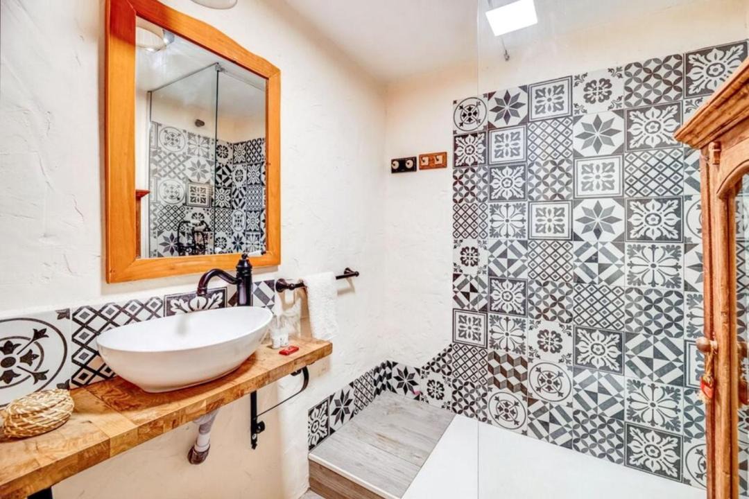 Photo of Bathroom in Ardanue