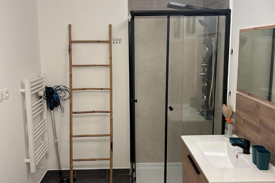 Photo of Bathroom in Troarn