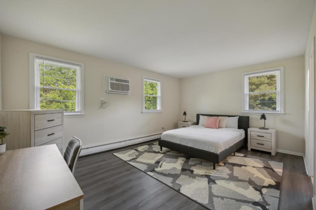 Photo of Bedroom in Newark