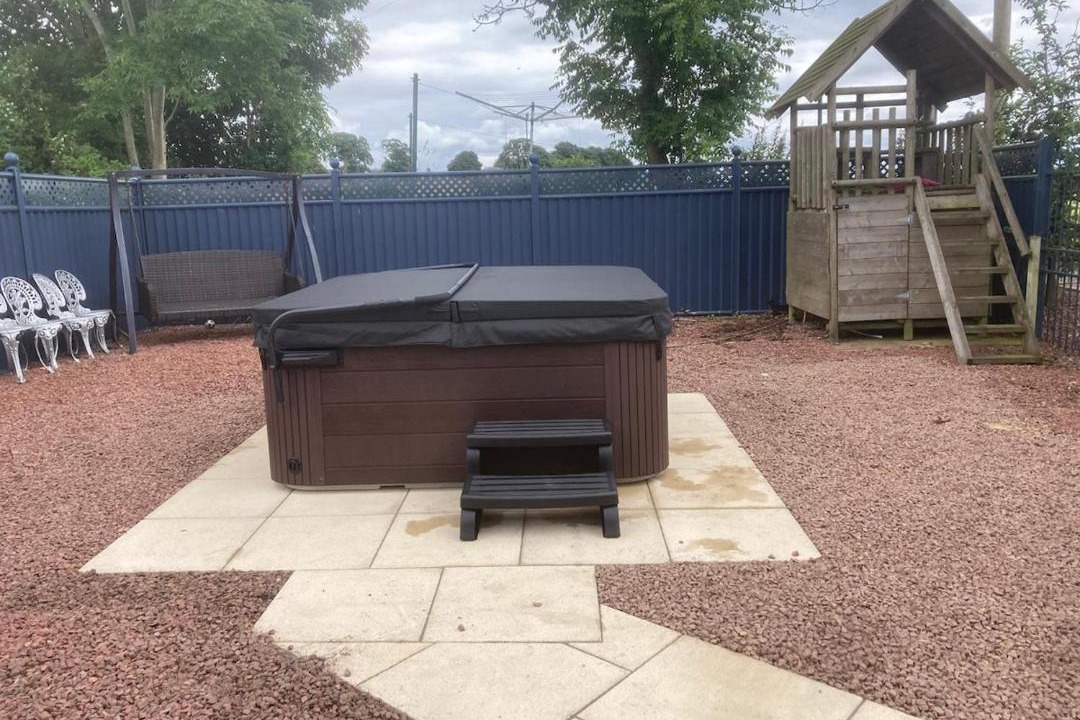 Photo of Others in Lanark