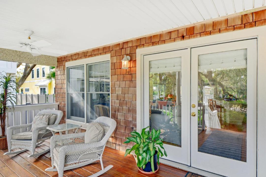 Photo of Patio Balcony in East Beach