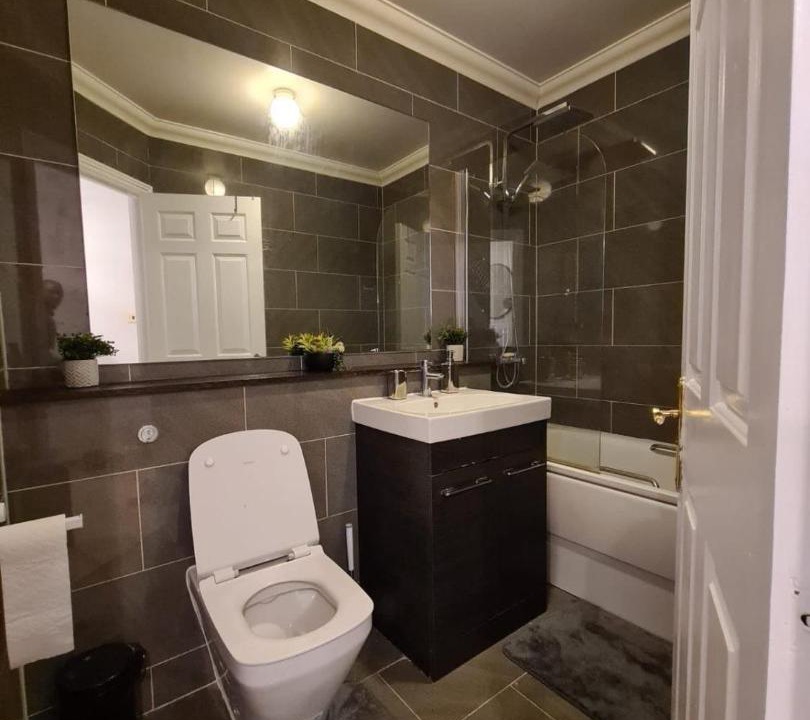 Photo of Bathroom in Brondesbury