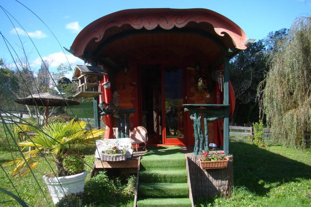 Photo of Others in Yenne