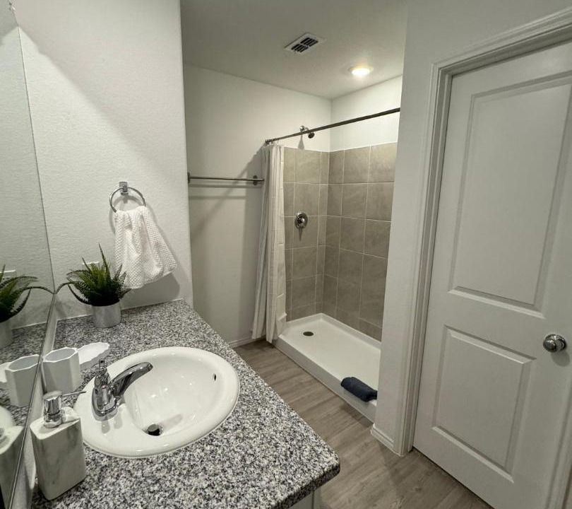 Photo of Bathroom in Anna