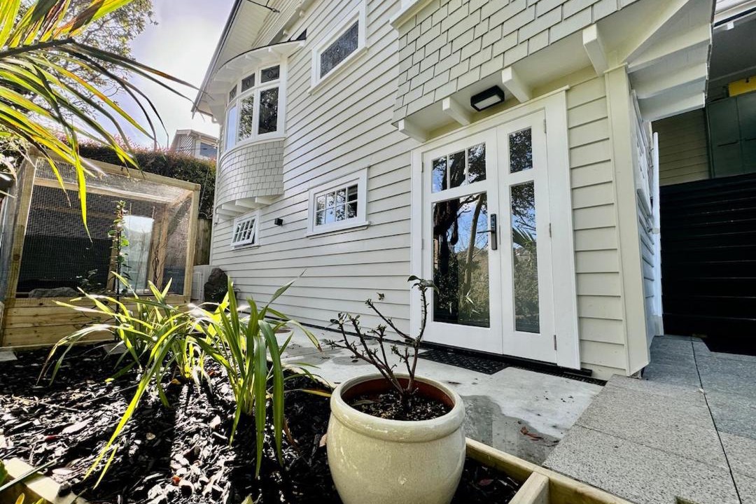 Photo of Others in Parnell