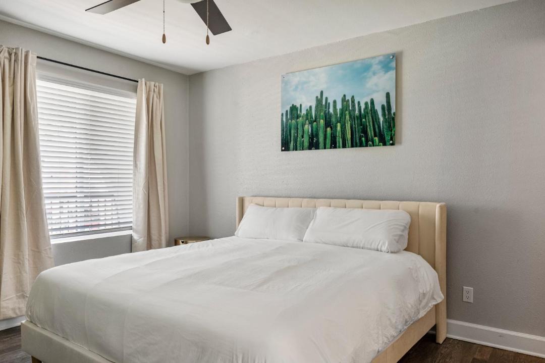 Photo of Bedroom in New Papago Parkway