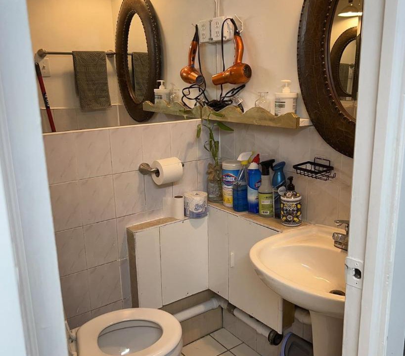 Photo of Bathroom in Chinatown