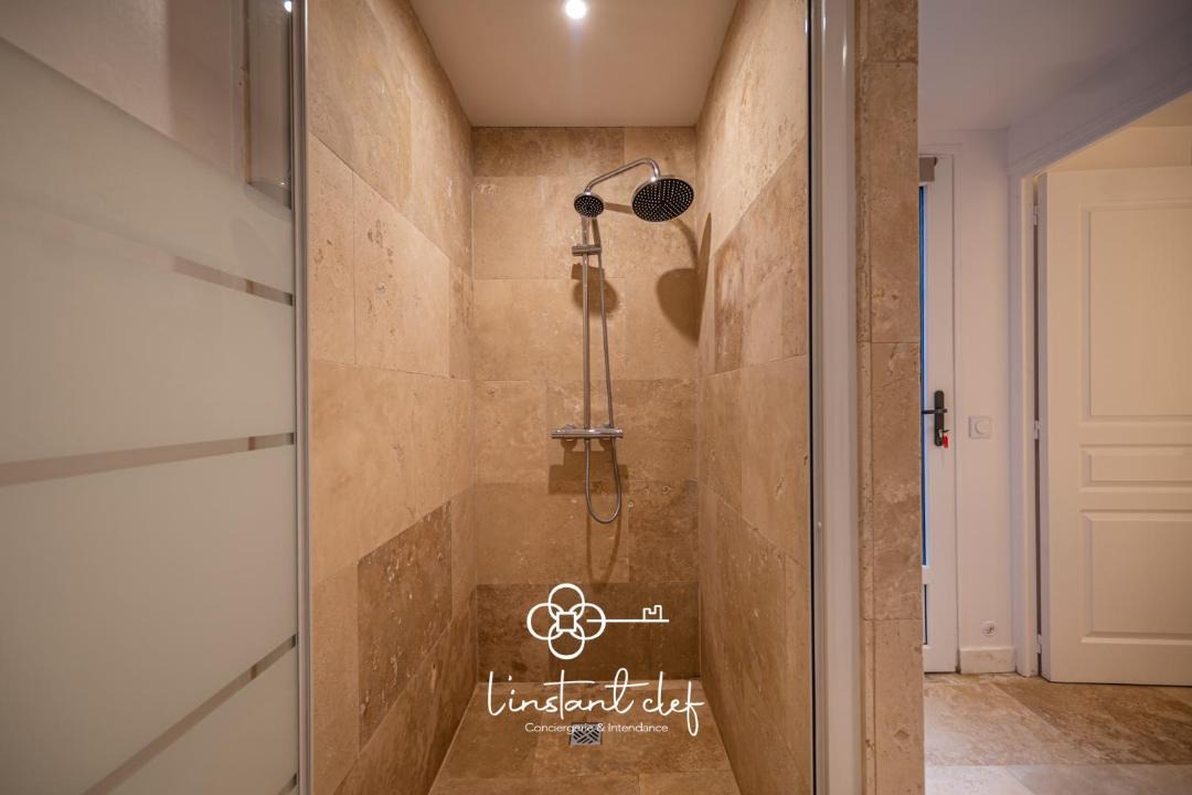 Photo of Bathroom in Sille-le-Guillaume